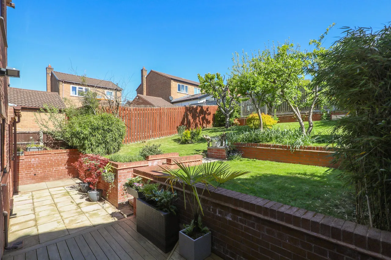 Fulford Close, Chesterfield, S40, photo 21