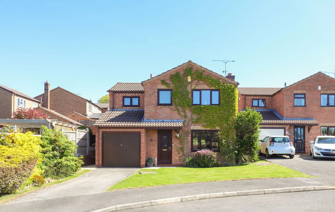 4 bed house for sale, Fulford Close, Chesterfield, S40