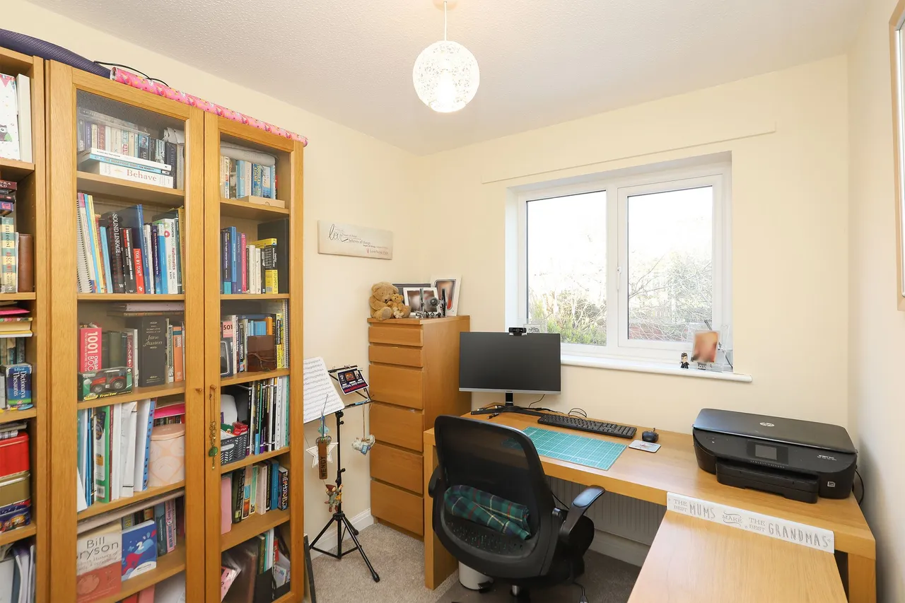 Fulford Close, Chesterfield, S40, photo 17