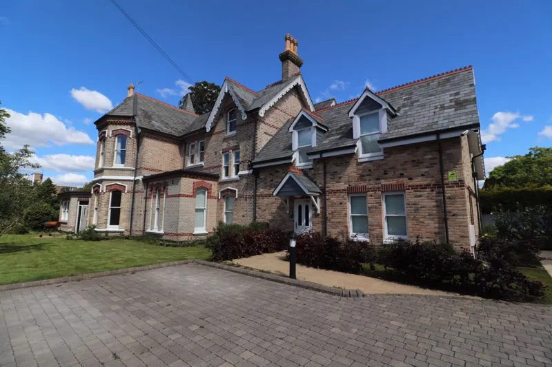 3 bed flat for sale — 41 Cavendish Road Dean Park, Bournemouth BH1 1QZ