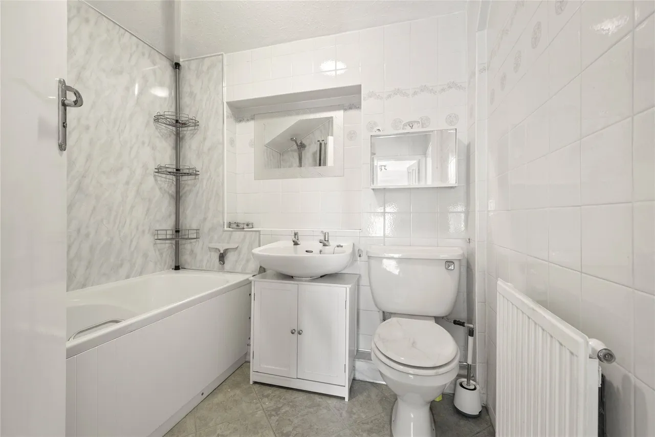 Molesey Park Avenue, West Molesey, Surrey, KT8, photo 11