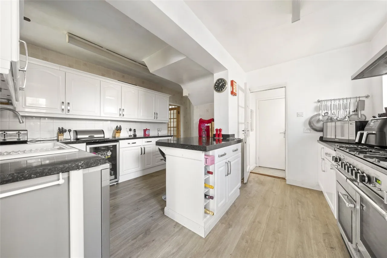 Molesey Park Avenue, West Molesey, Surrey, KT8, photo 5