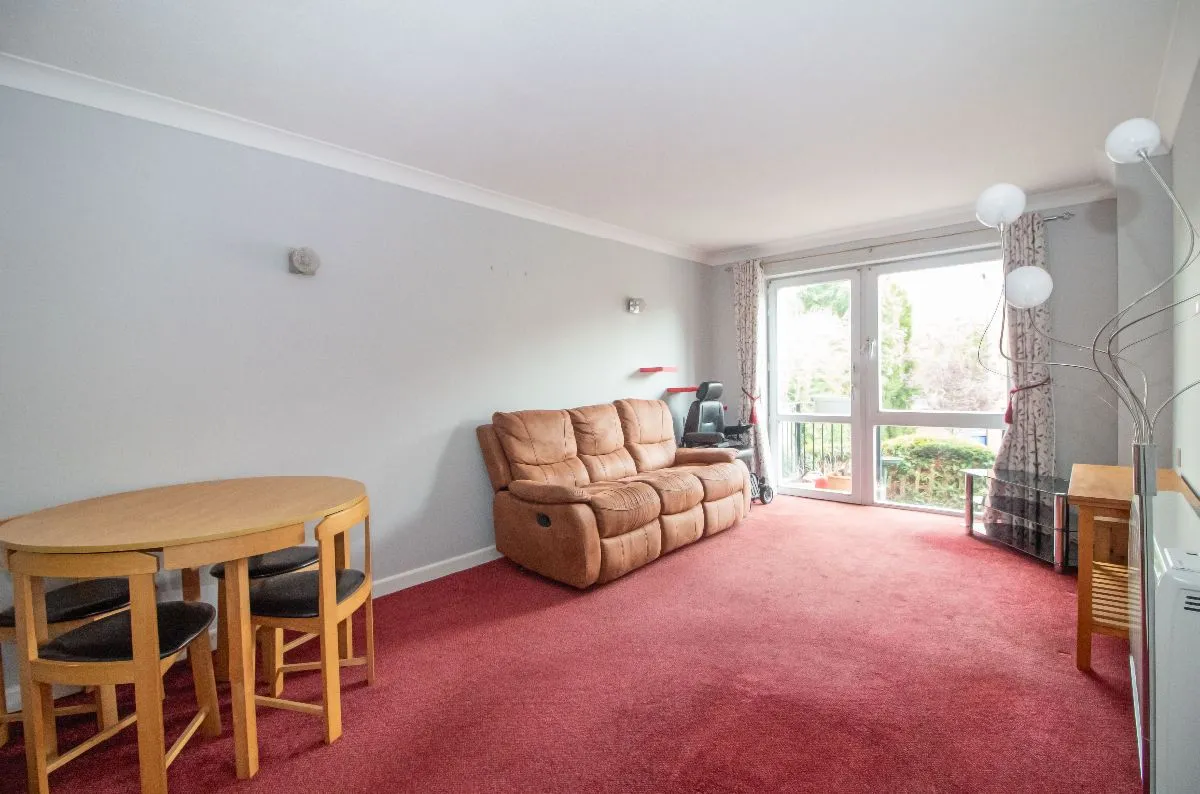 Hulbert Road, Waterlooville, PO7 7JZ, photo 4