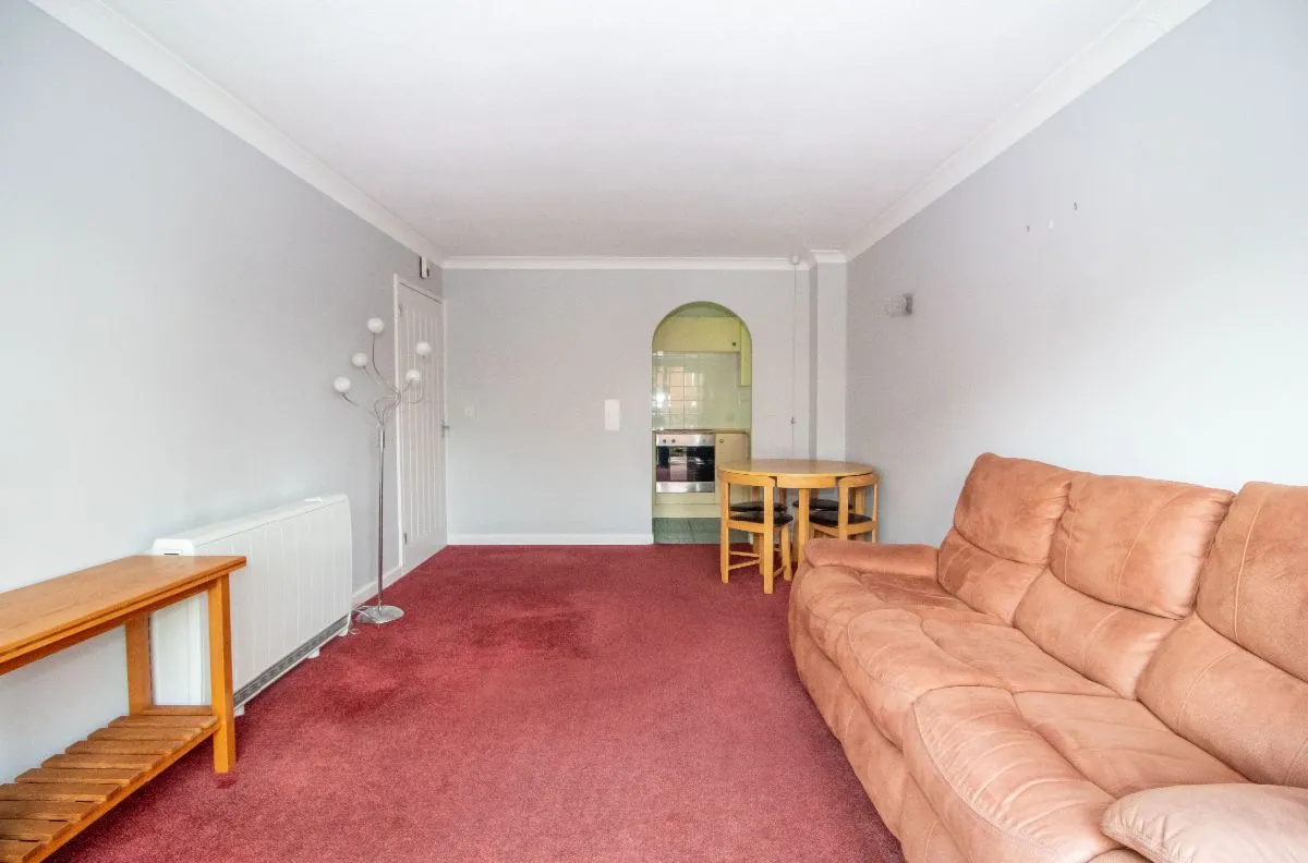 Hulbert Road, Waterlooville, PO7 7JZ, photo 5
