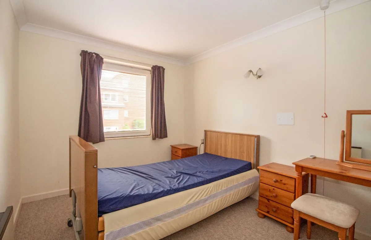 Hulbert Road, Waterlooville, PO7 7JZ, photo 6