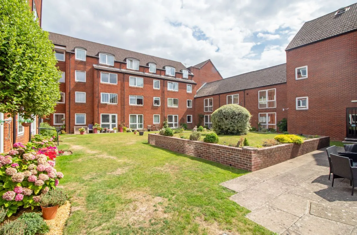 Hulbert Road, Waterlooville, PO7 7JZ, photo 9