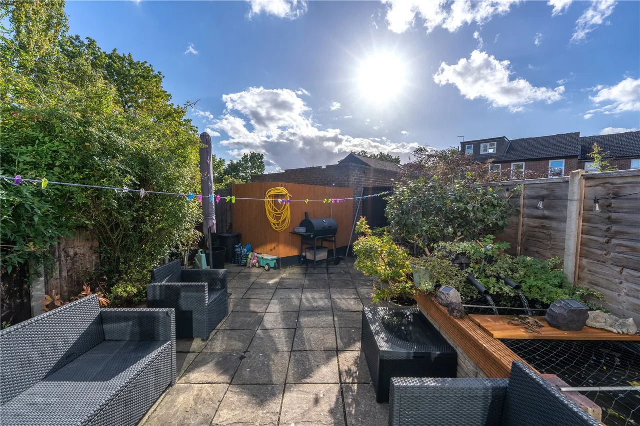 Rumsey Close, Hampton, TW12, photo 9