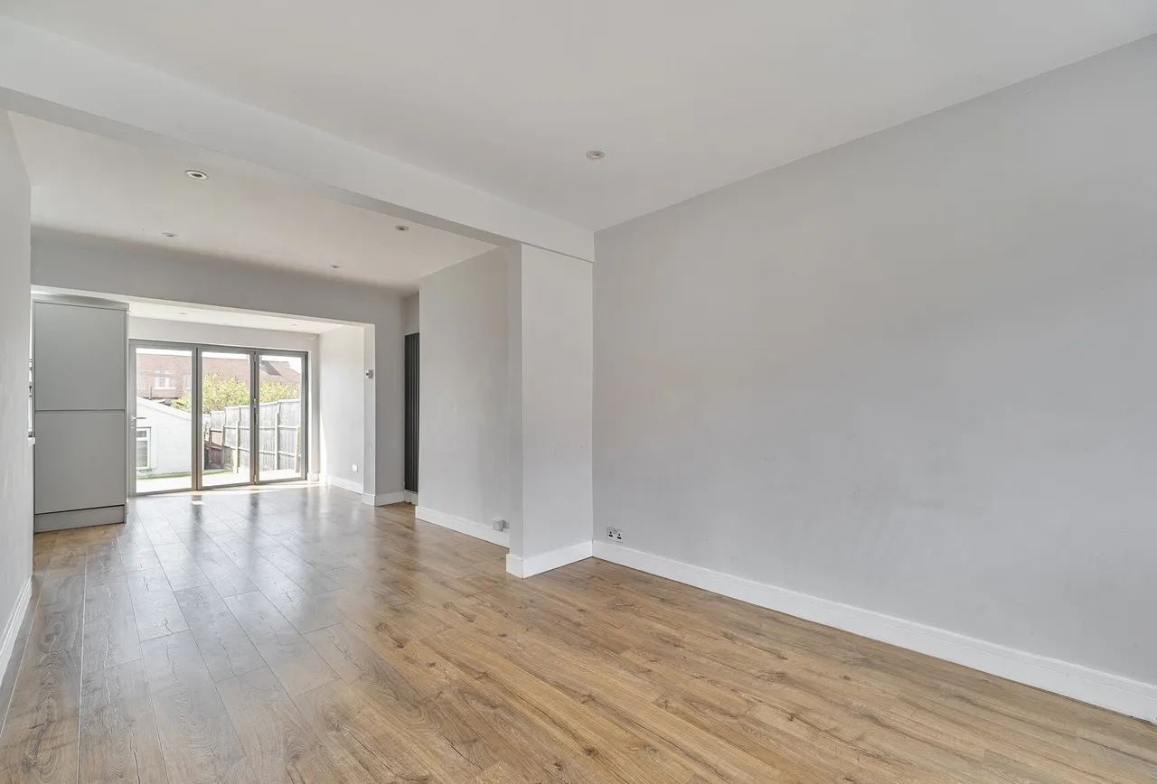 Lynmouth Avenue, Morden, SM4 4RR, photo 3