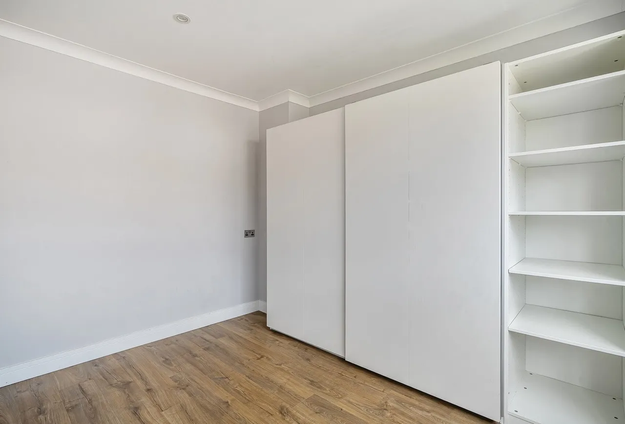 Lynmouth Avenue, Morden, SM4 4RR, photo 19