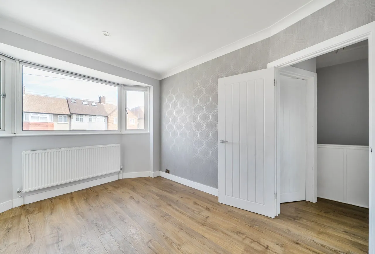 Lynmouth Avenue, Morden, SM4 4RR, photo 6