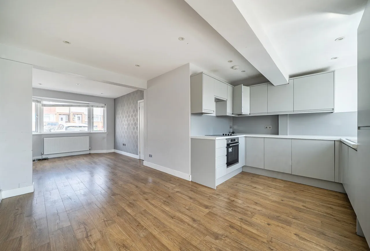 Lynmouth Avenue, Morden, SM4 4RR, photo 4