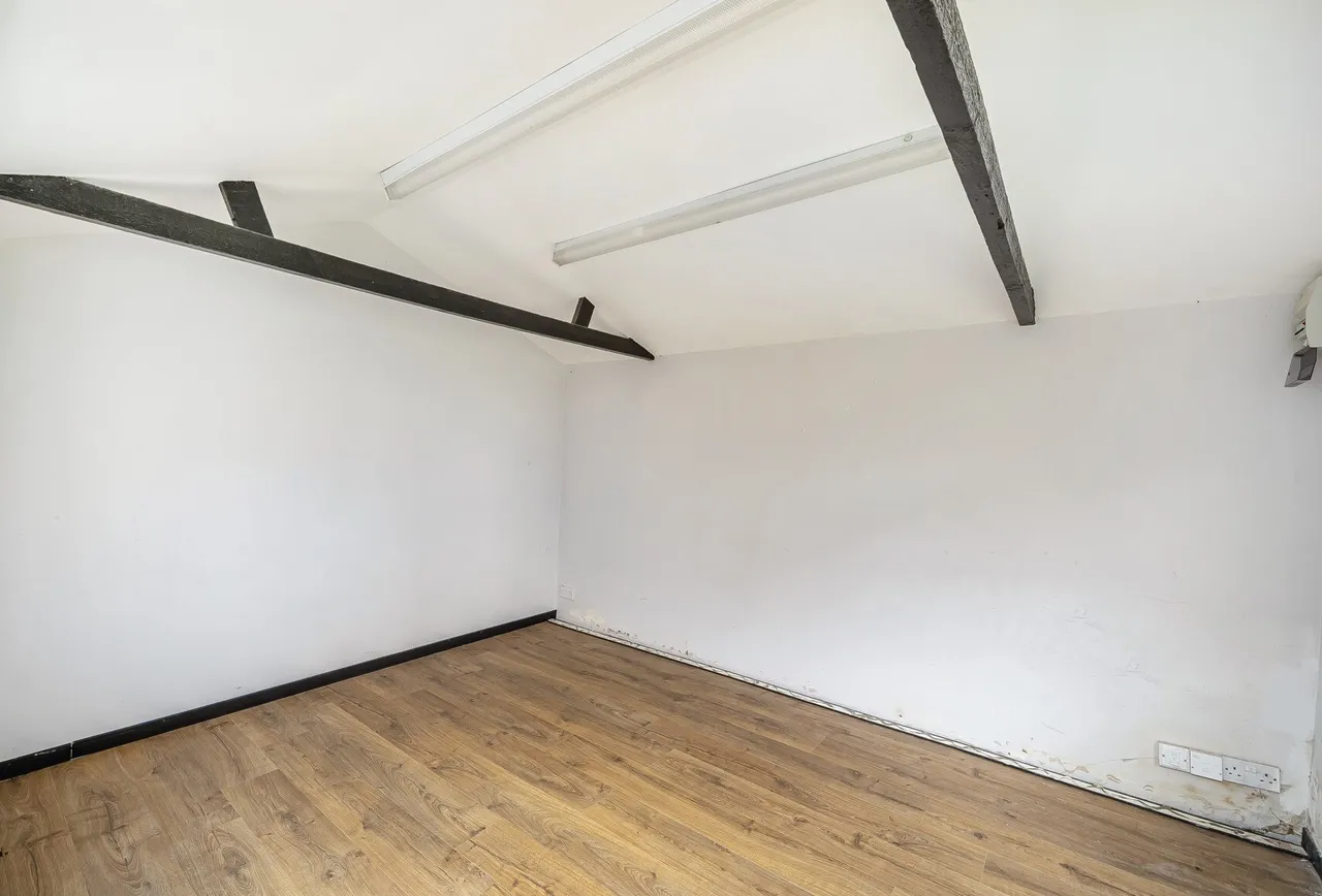 Lynmouth Avenue, Morden, SM4 4RR, photo 12