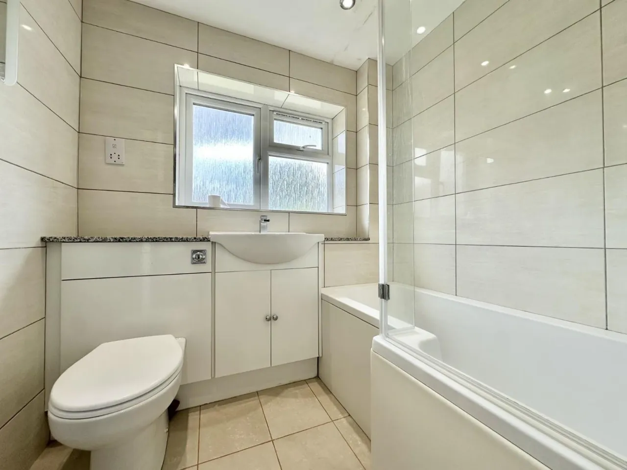 Sycamore Avenue, Hayes, photo 6