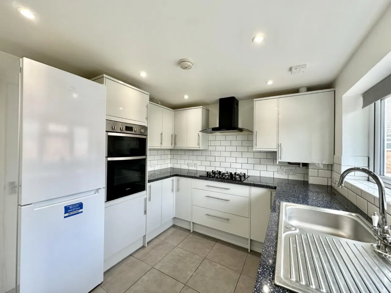Sycamore Avenue, Hayes, photo 9