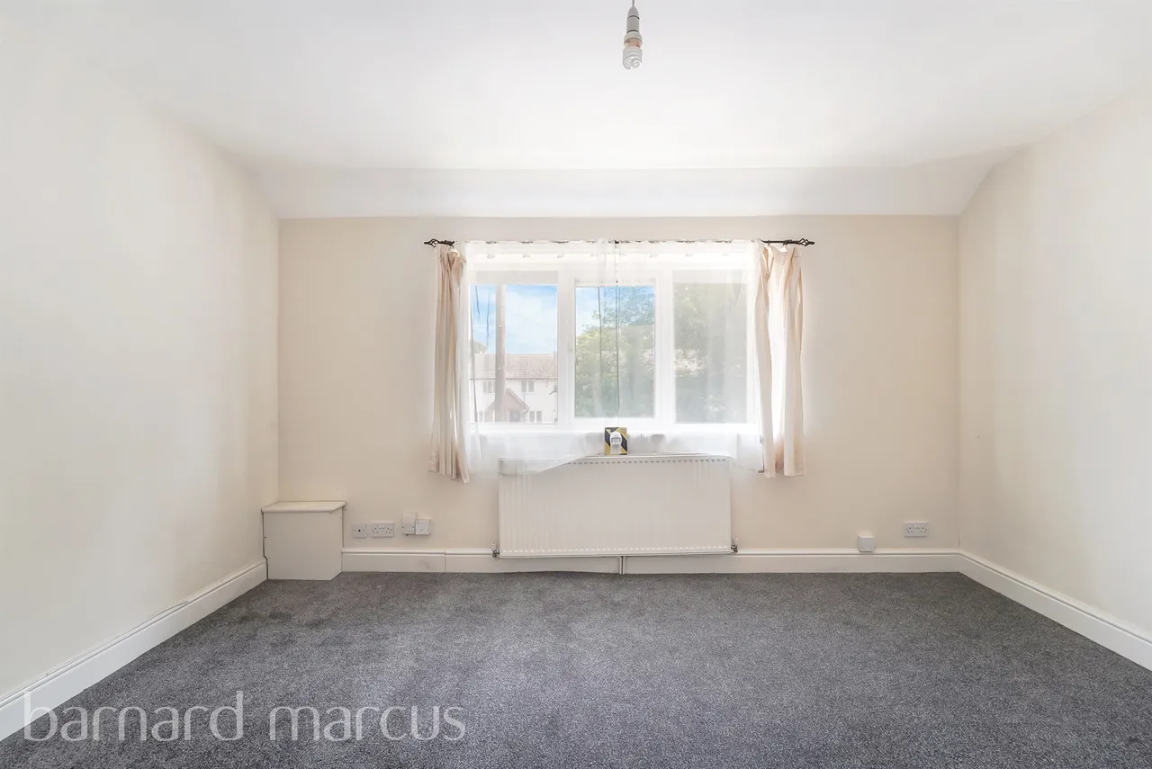 Hook Road, Epsom, photo 6