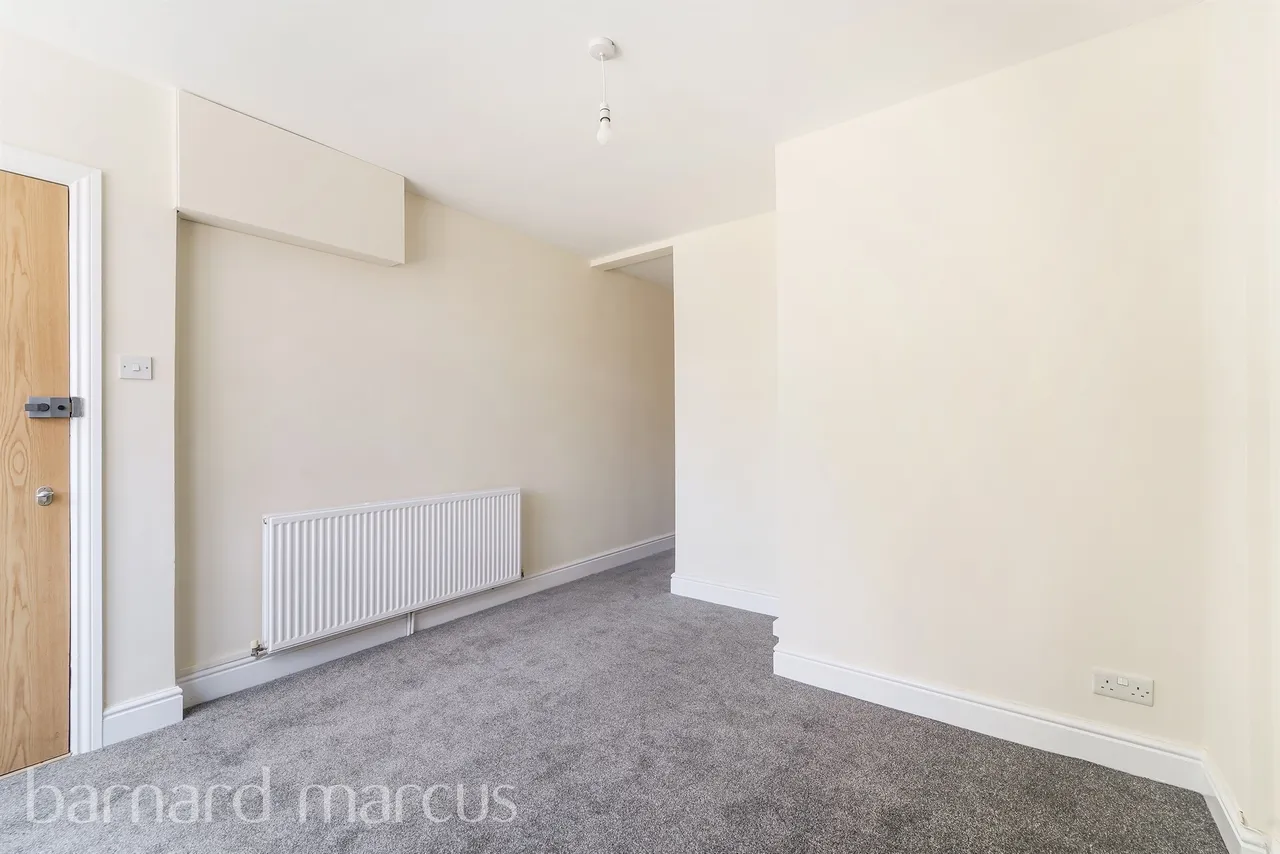 Hook Road, Epsom, photo 5