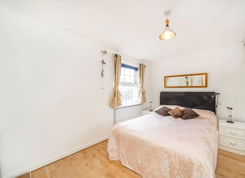 Western Avenue, Ealing, W5, photo 3