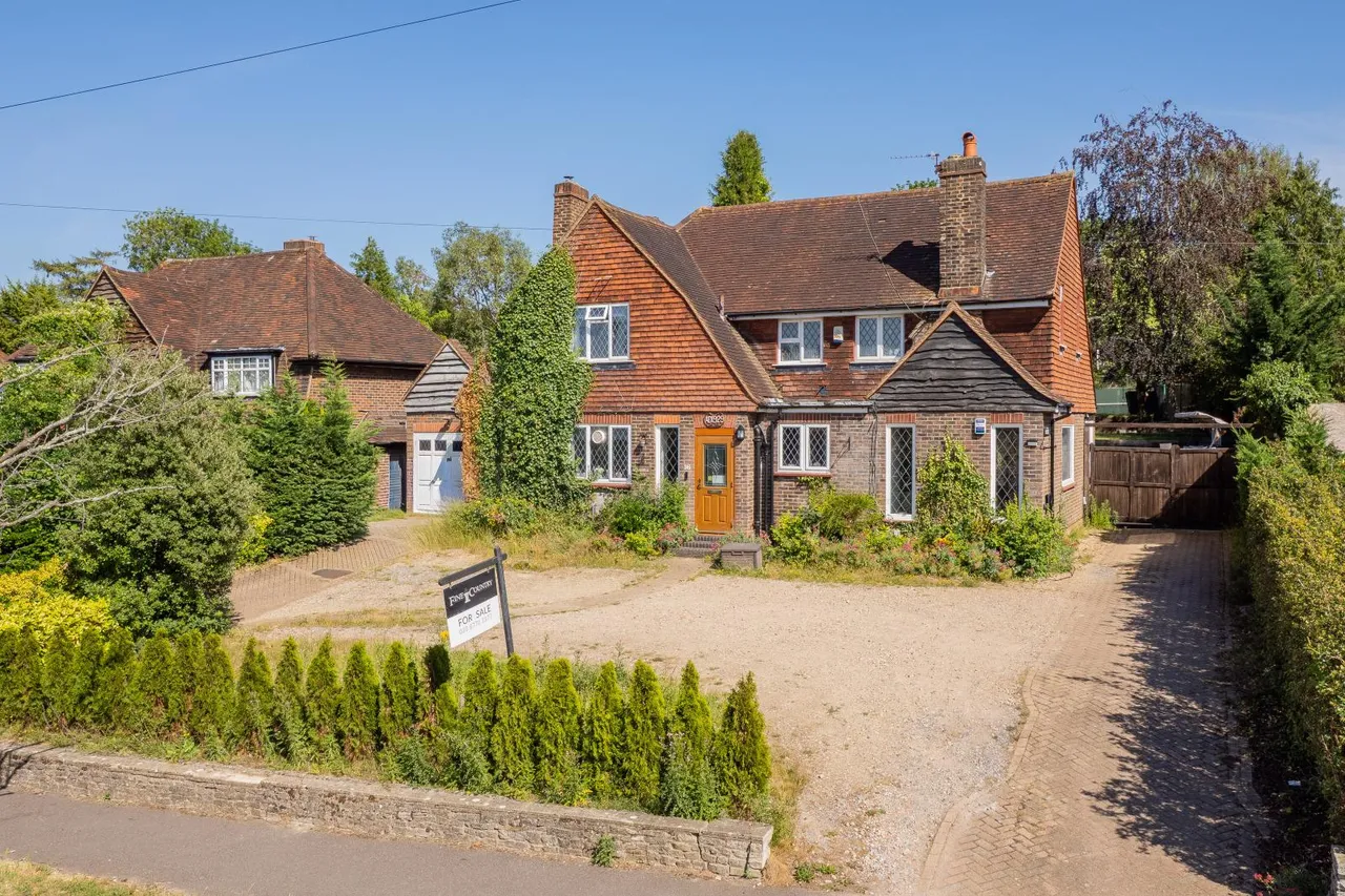 4 bed house for sale, Ruden Way, Epsom, KT17