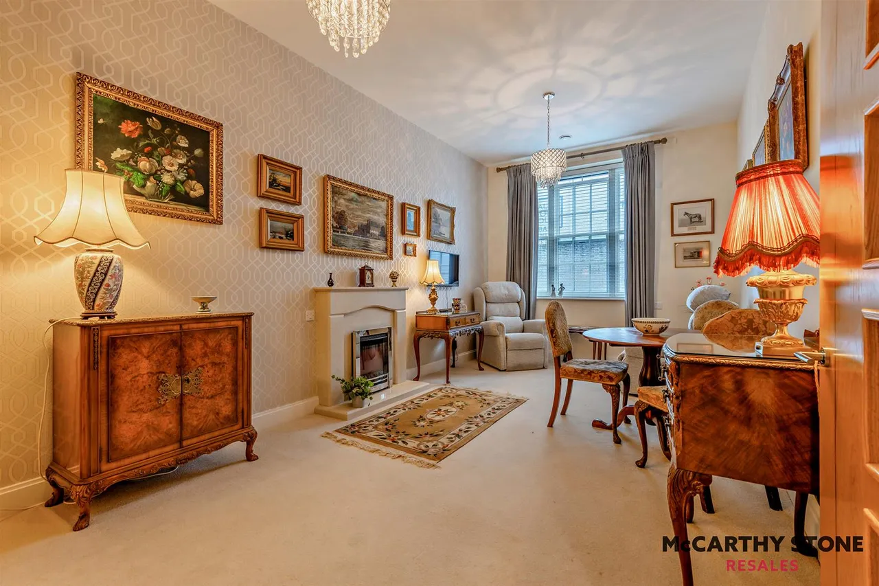 Bowes Lyon Place, Poundbury, DT1, photo 2