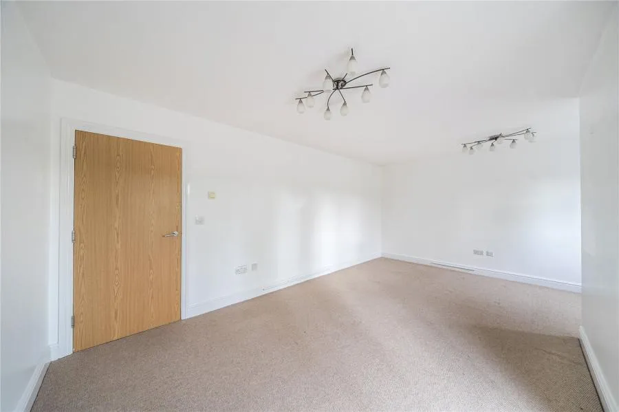 Freer Crescent, High Wycombe, HP13, photo 8