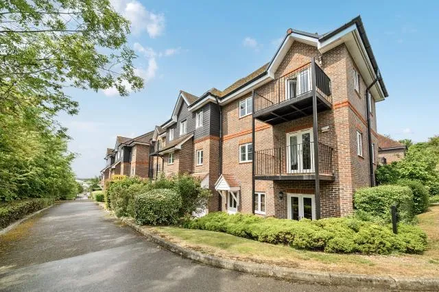2 bed flat for sale, Freer Crescent, High Wycombe, HP13