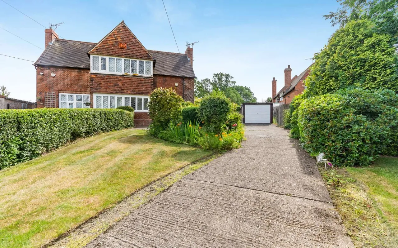 3 bed house for sale, Moorgreen, Newthorpe, NG16
