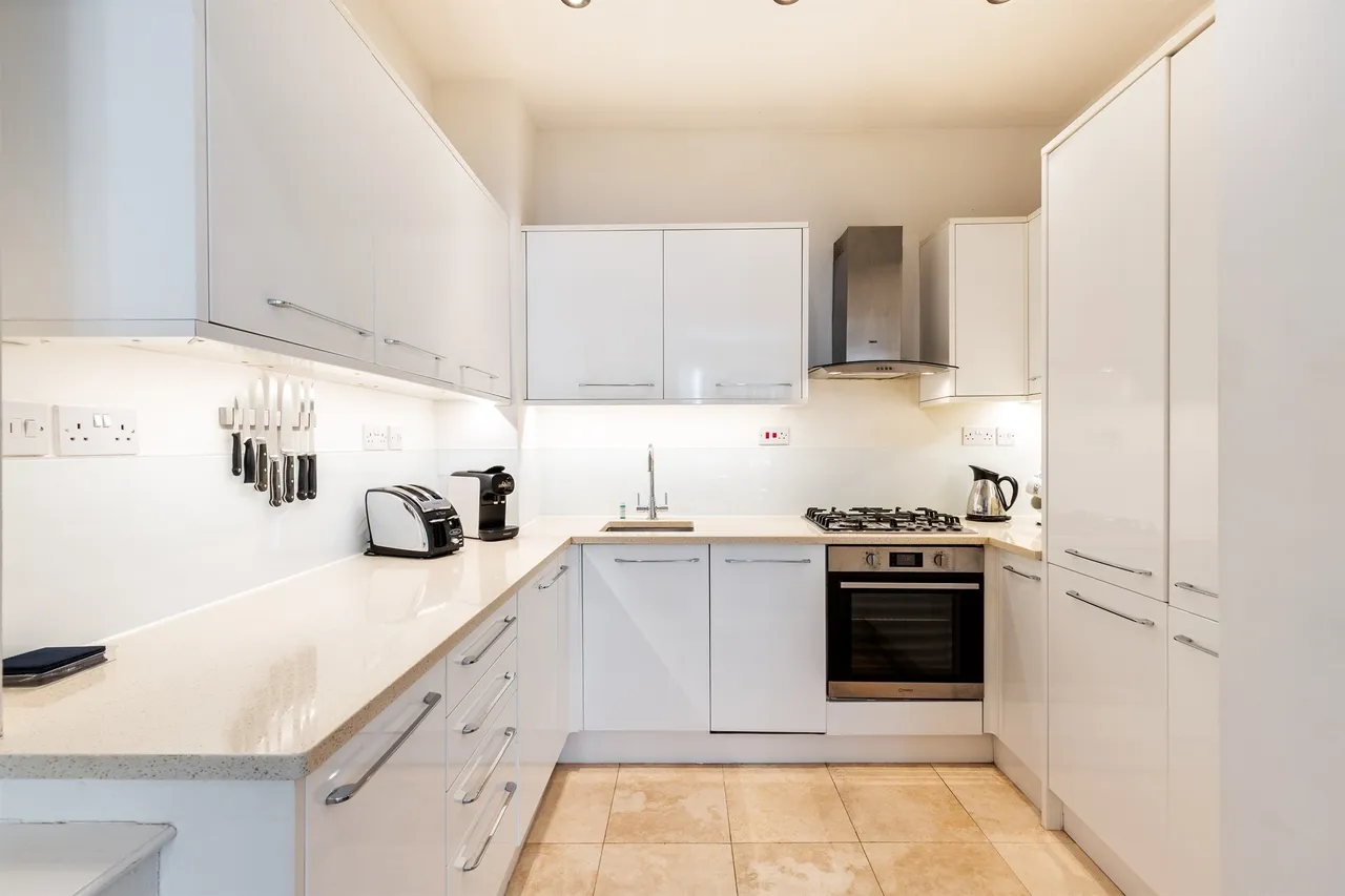 Sinclair Road, London, photo 8