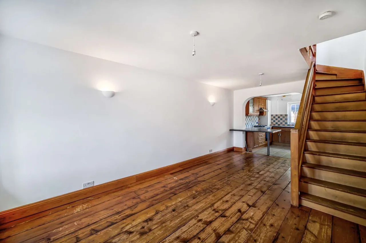 Windmill Road, Hampton Hill, Hampton, TW12 1RH, photo 2
