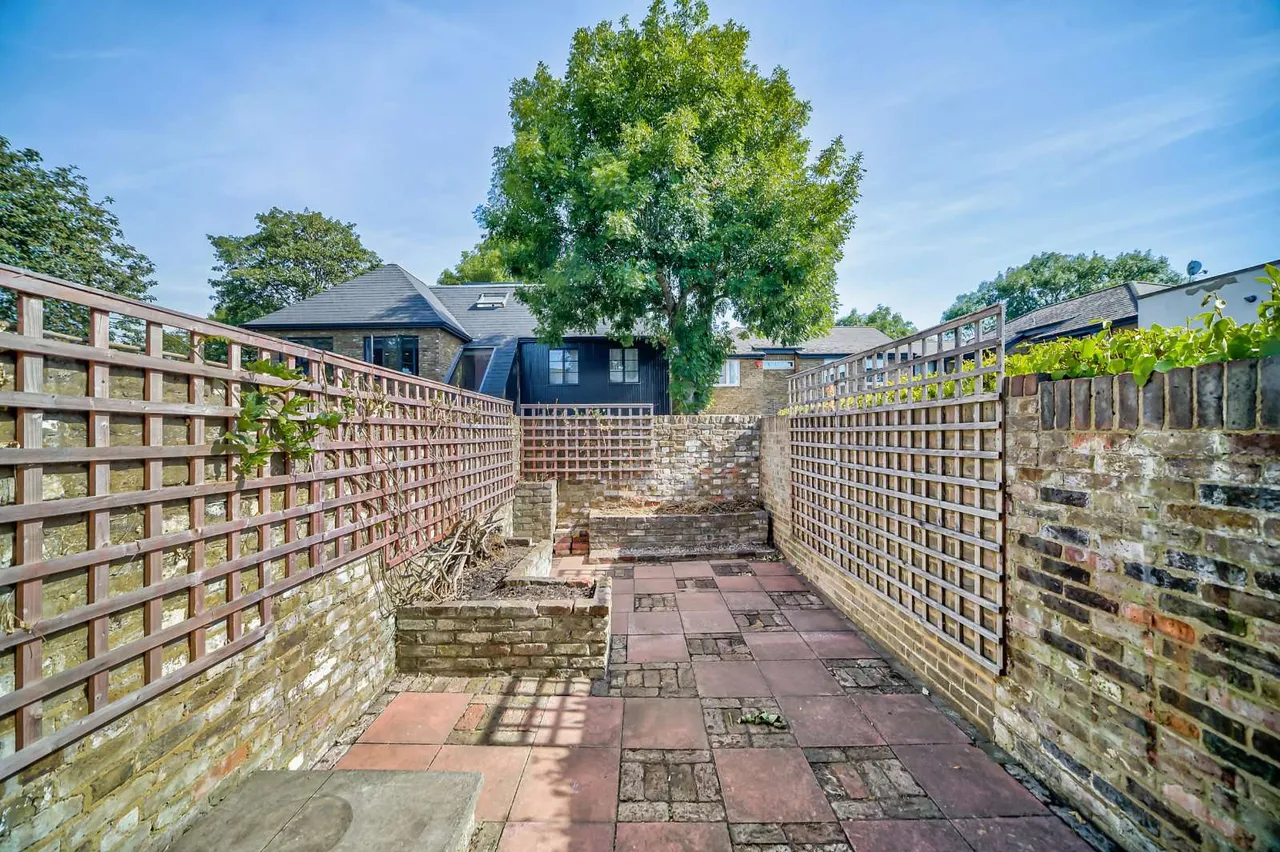 Windmill Road, Hampton Hill, Hampton, TW12 1RH, photo 7