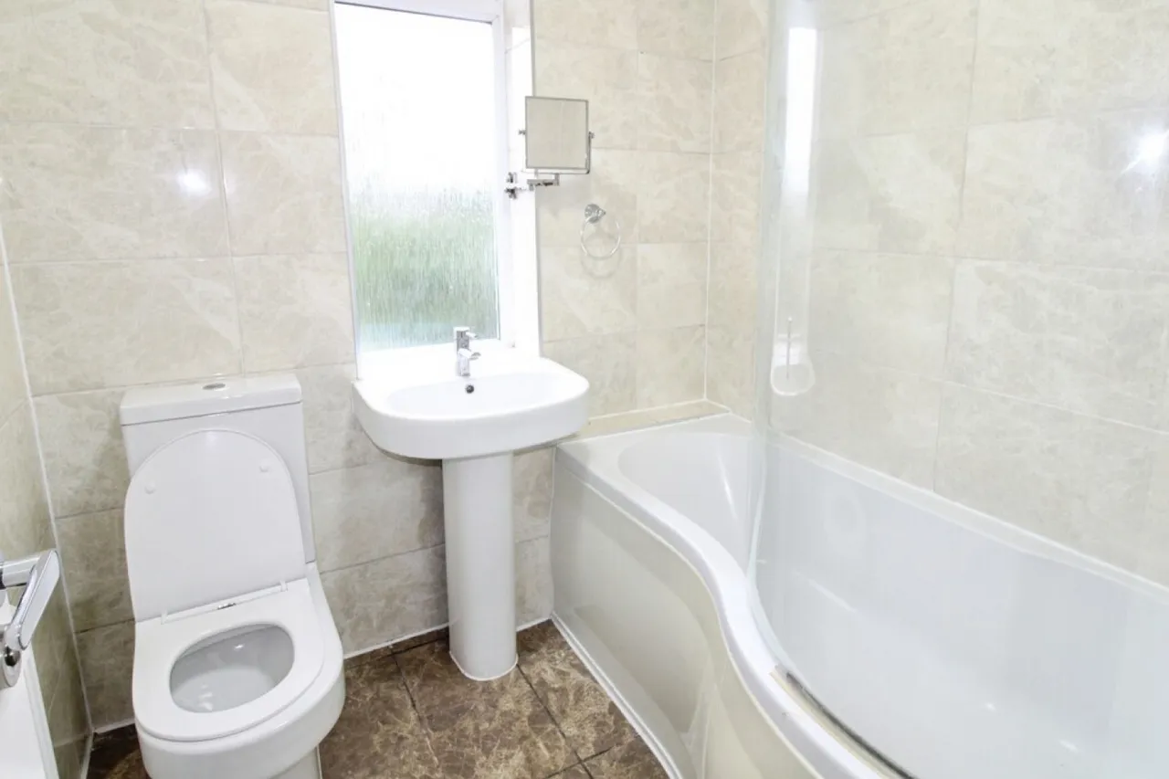Collier Row, Romford, RM5, photo 11