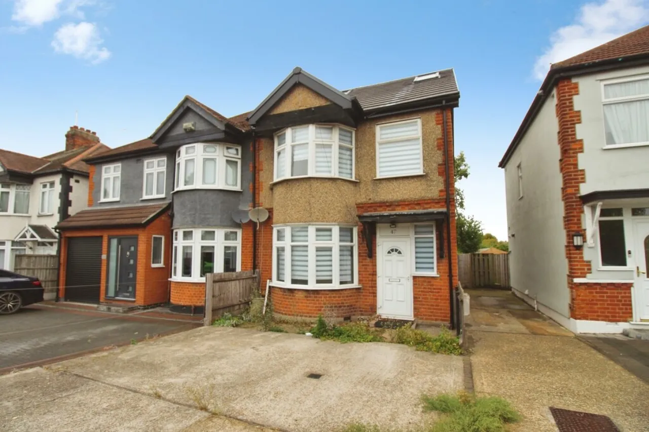 4 bed house to rent, Collier Row, Romford, RM5