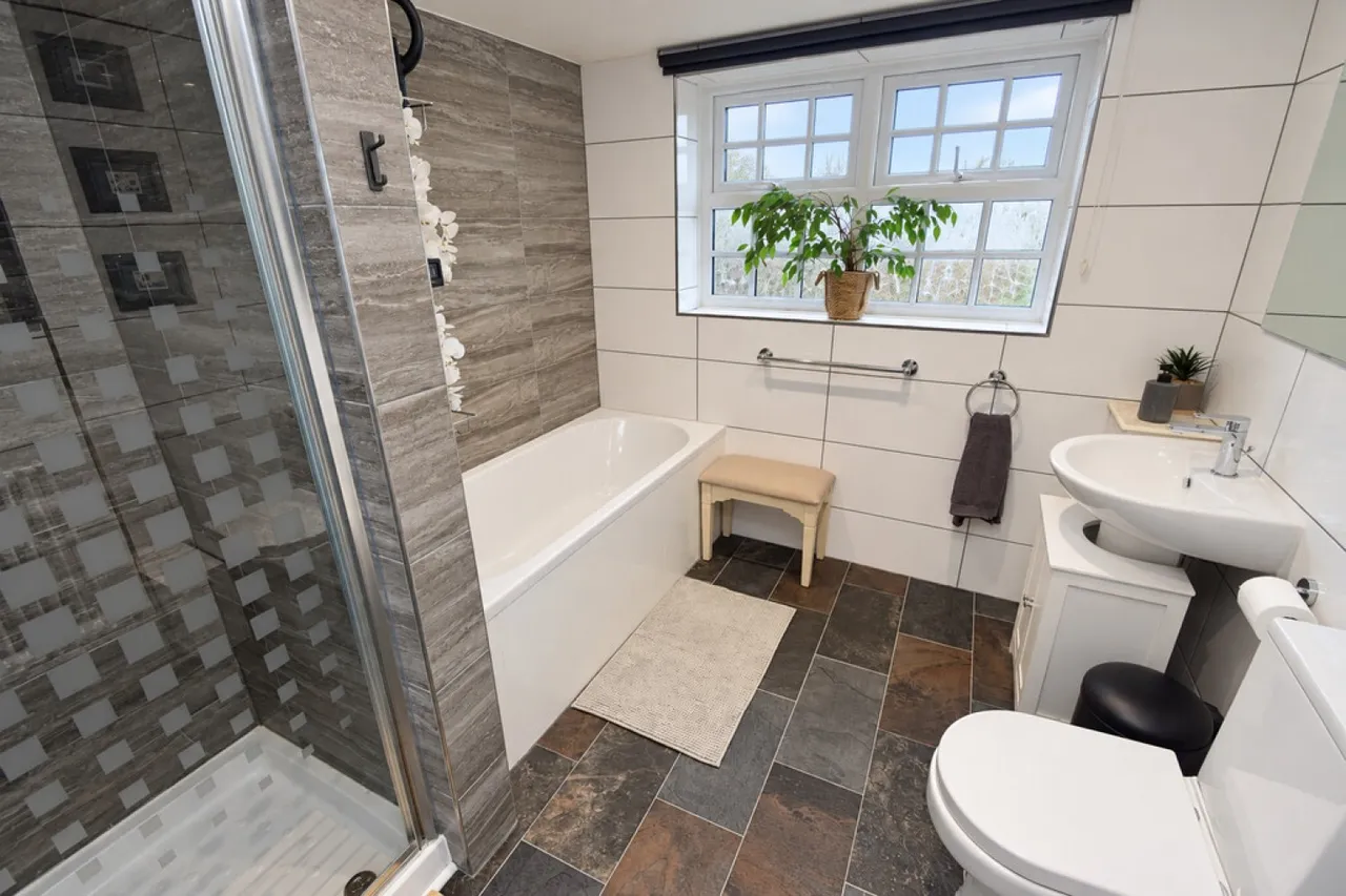 Wrose, Bradford, BD18, photo 14