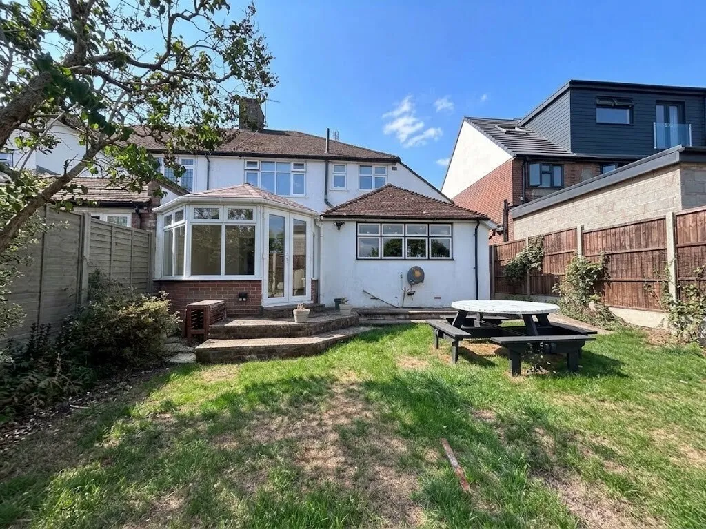 Tring Road, Aylesbury, HP20, photo 17