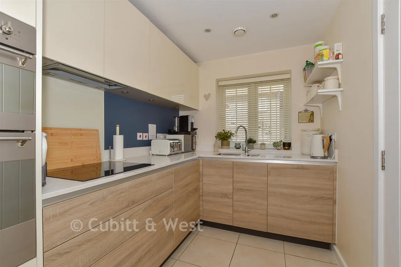 Heydon Way, Broadbridge Heath, RH12, photo 5