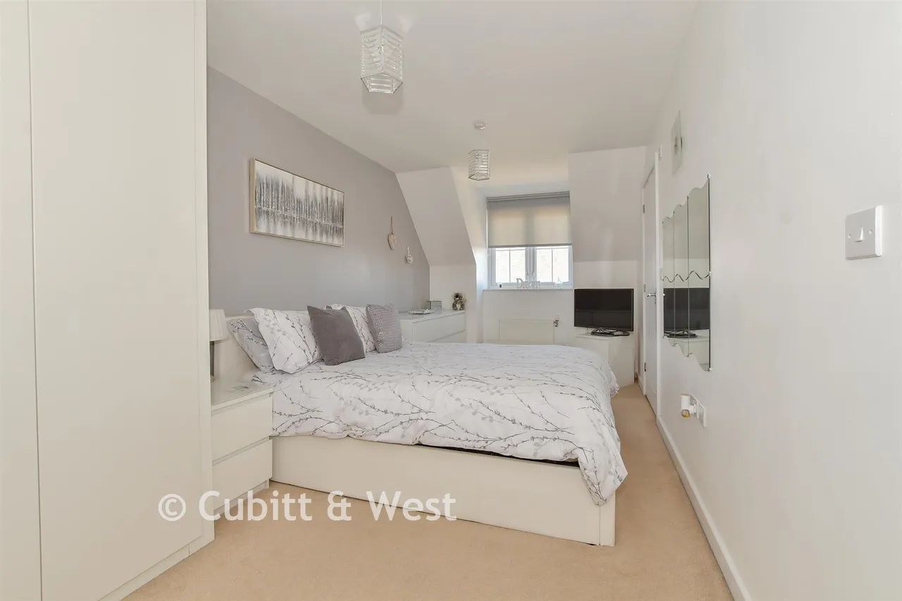 Heydon Way, Broadbridge Heath, RH12, photo 20