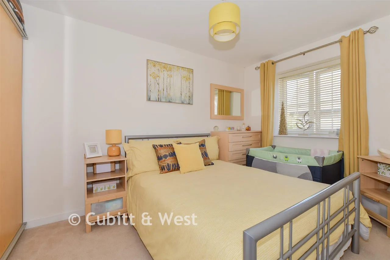 Heydon Way, Broadbridge Heath, RH12, photo 17