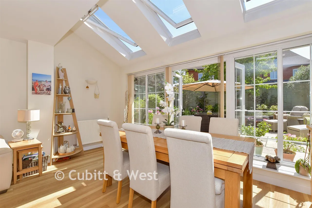 Heydon Way, Broadbridge Heath, RH12, photo 9