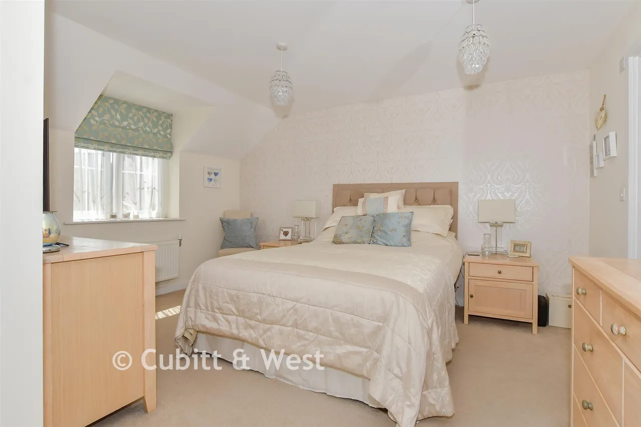 Heydon Way, Broadbridge Heath, RH12, photo 13