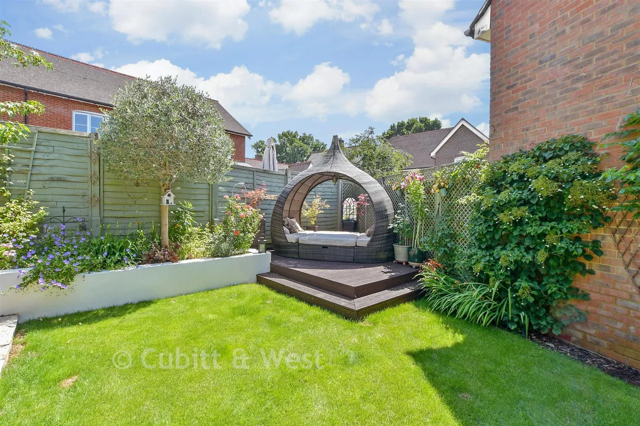 Heydon Way, Broadbridge Heath, RH12, photo 23