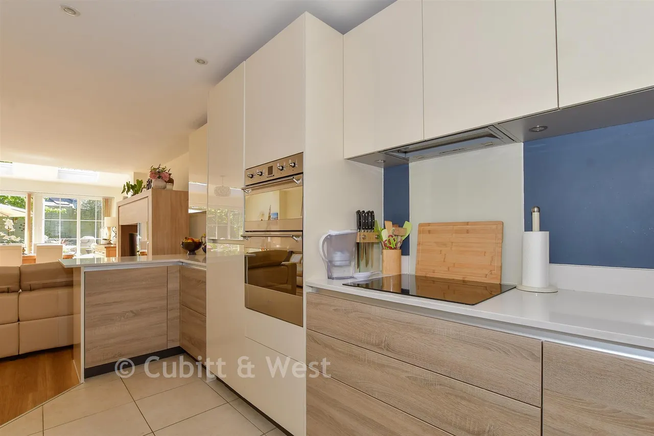 Heydon Way, Broadbridge Heath, RH12, photo 6