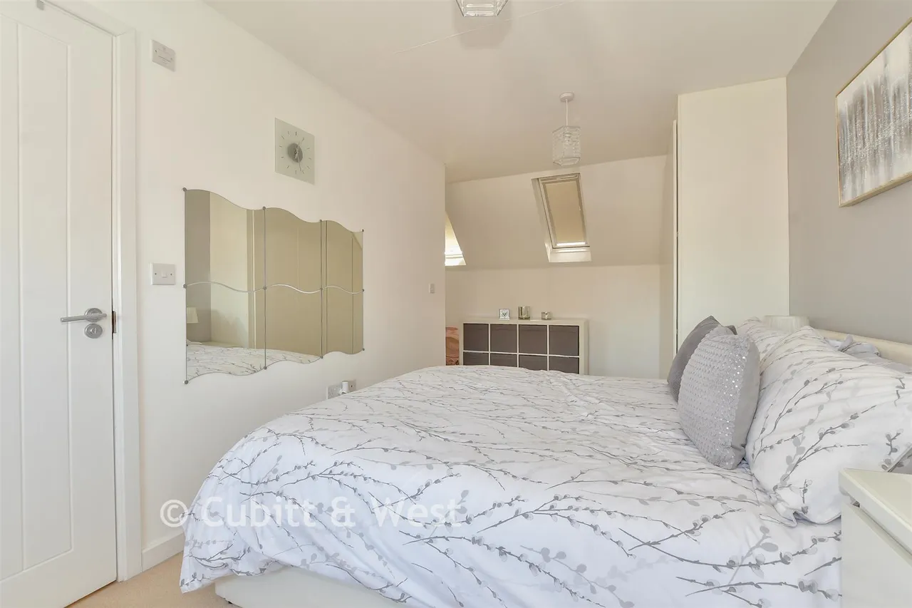 Heydon Way, Broadbridge Heath, RH12, photo 21