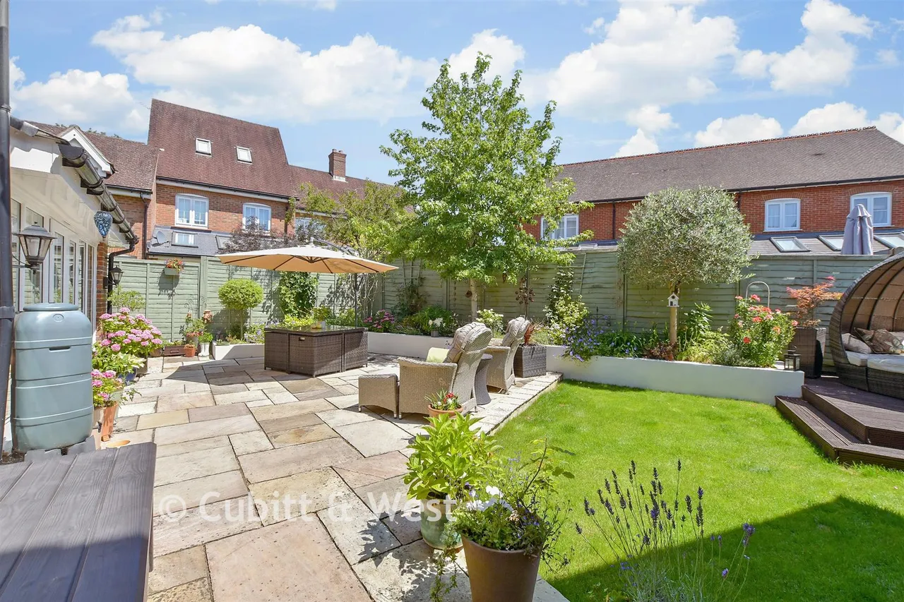 Heydon Way, Broadbridge Heath, RH12, photo 3