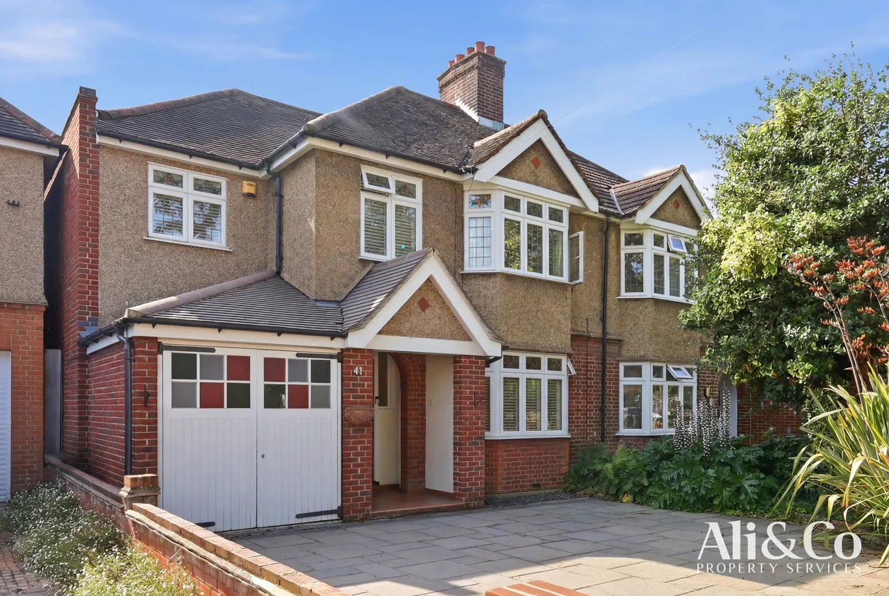 4 bed house for sale — Bradleigh Avenue, Grays, Essex, RM17 5XD