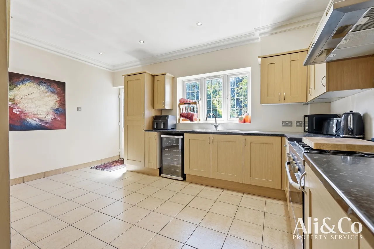 Bradleigh Avenue, Grays, Essex, RM17 5XD, photo 5