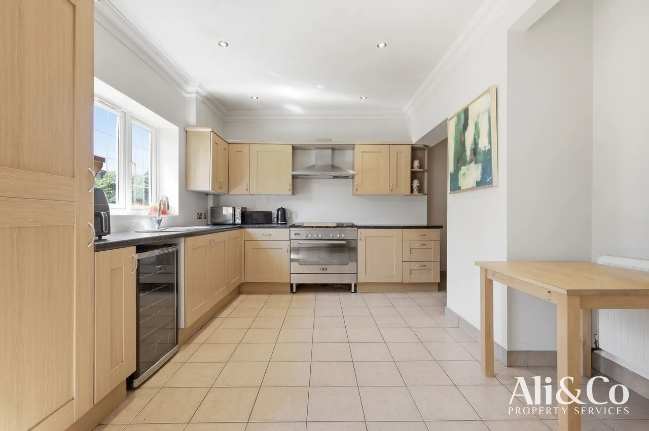 Bradleigh Avenue, Grays, Essex, RM17 5XD, photo 6