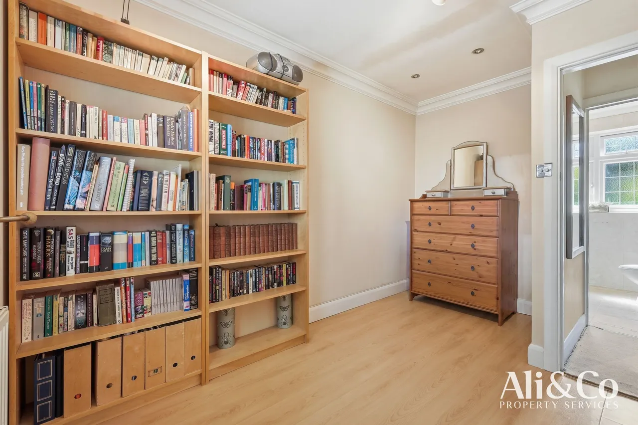 Bradleigh Avenue, Grays, Essex, RM17 5XD, photo 17