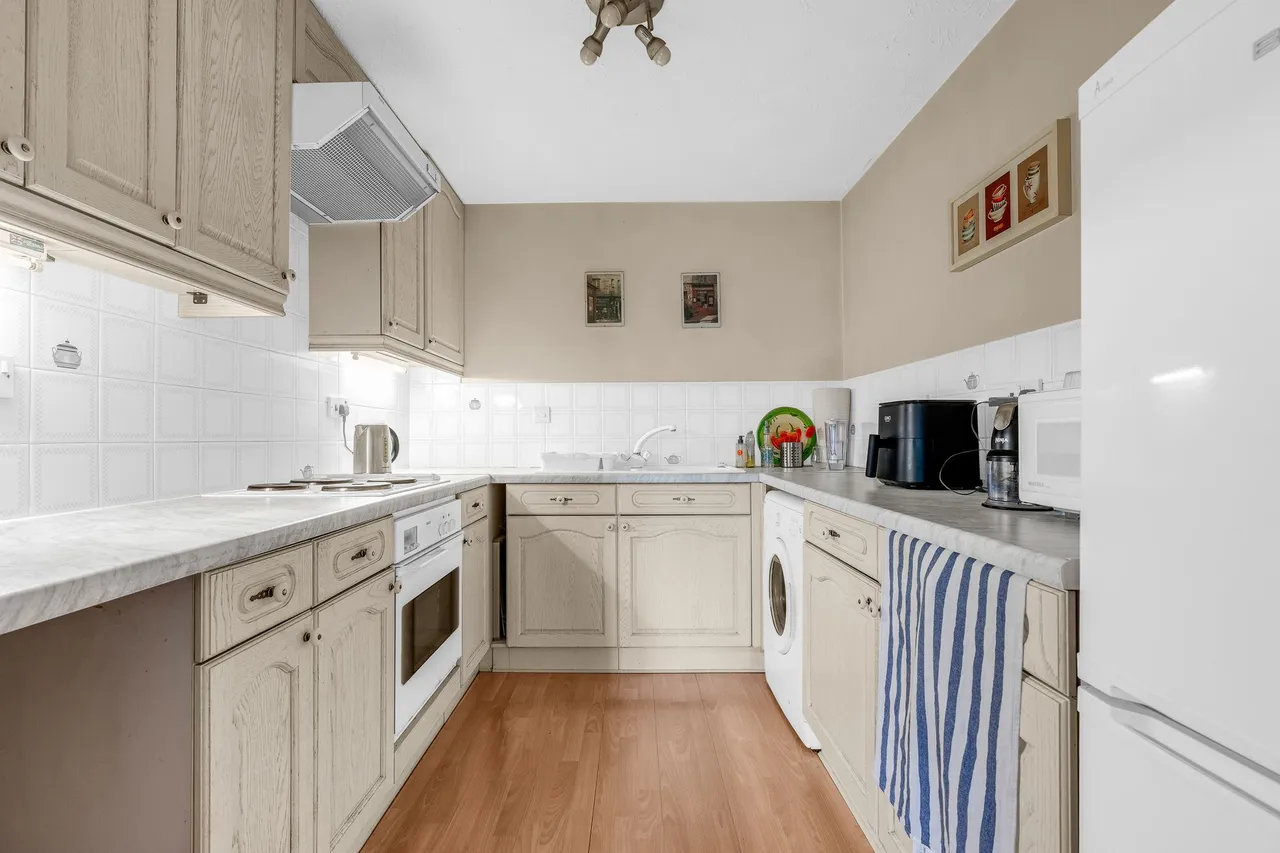 River Meads, Stanstead Abbotts, SG12, photo 6