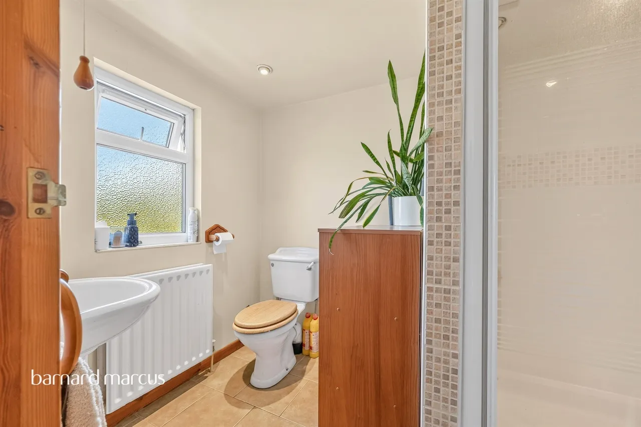 Hackbridge Road, Wallington, photo 11