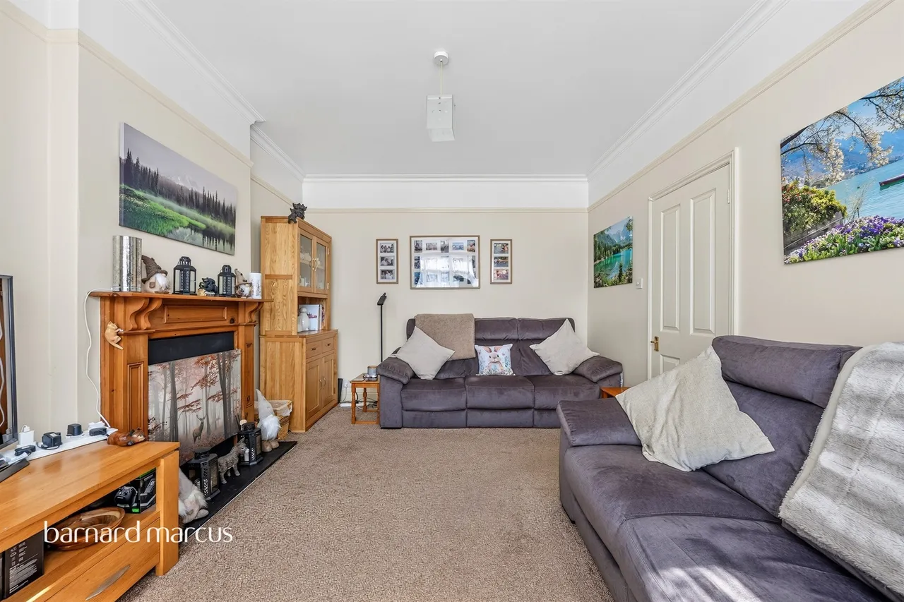 Hackbridge Road, Wallington, photo 3