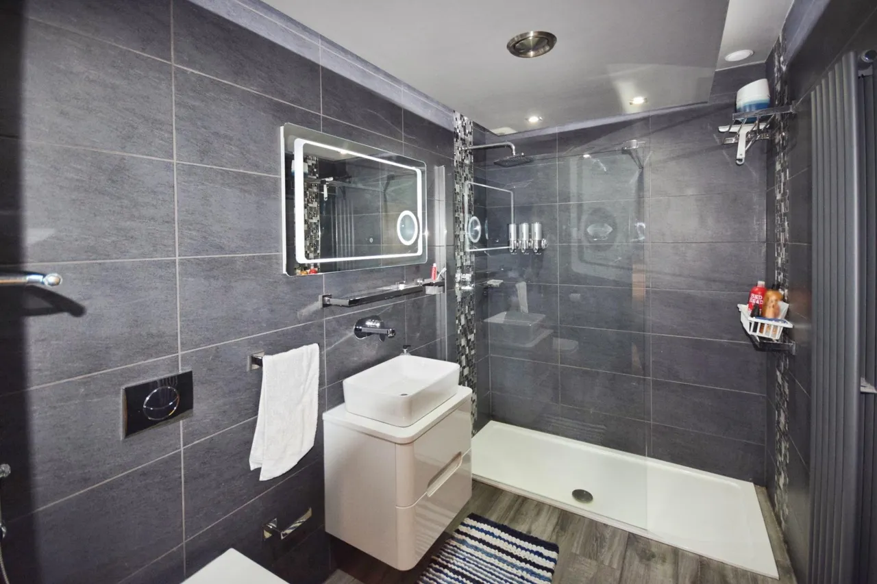 Scarbrough Avenue, Skegness, PE25, photo 20